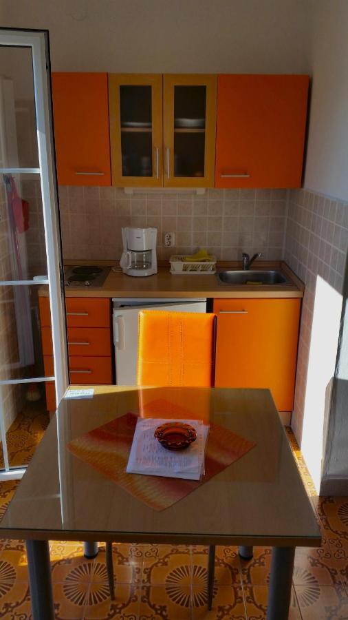 Kuca Carmen Hotel Rab Town Bagian luar foto