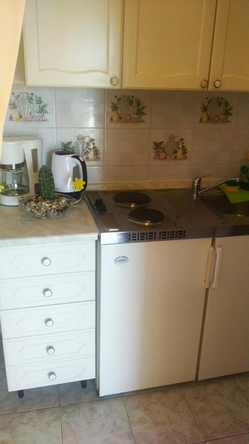 Kuca Carmen Hotel Rab Town Bagian luar foto