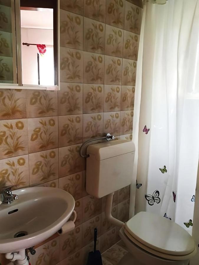 Kuca Carmen Hotel Rab Town Bagian luar foto